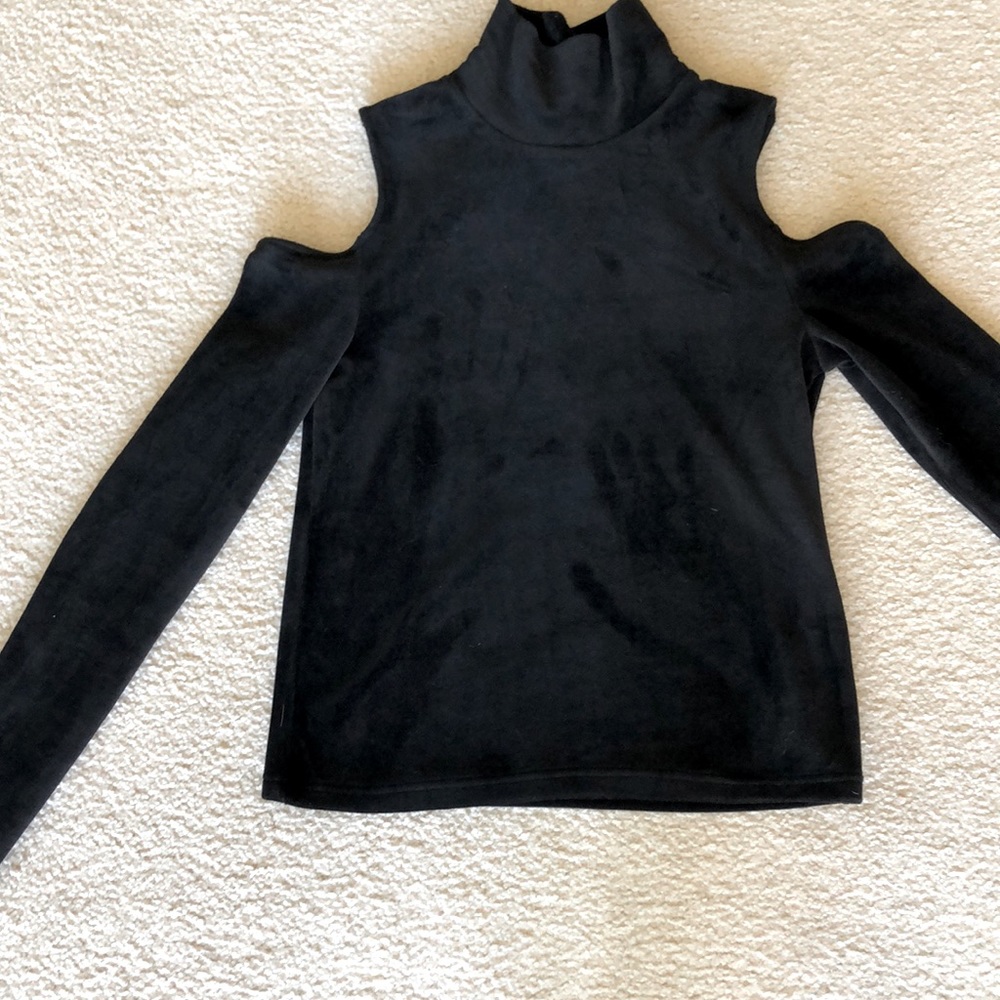Cold shoulder turtleneck